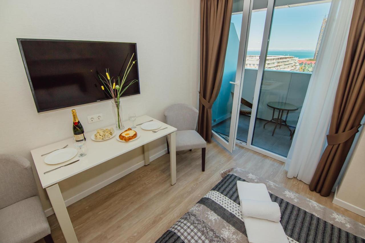 Your Sunshine Apartments Batumi Exteriör bild