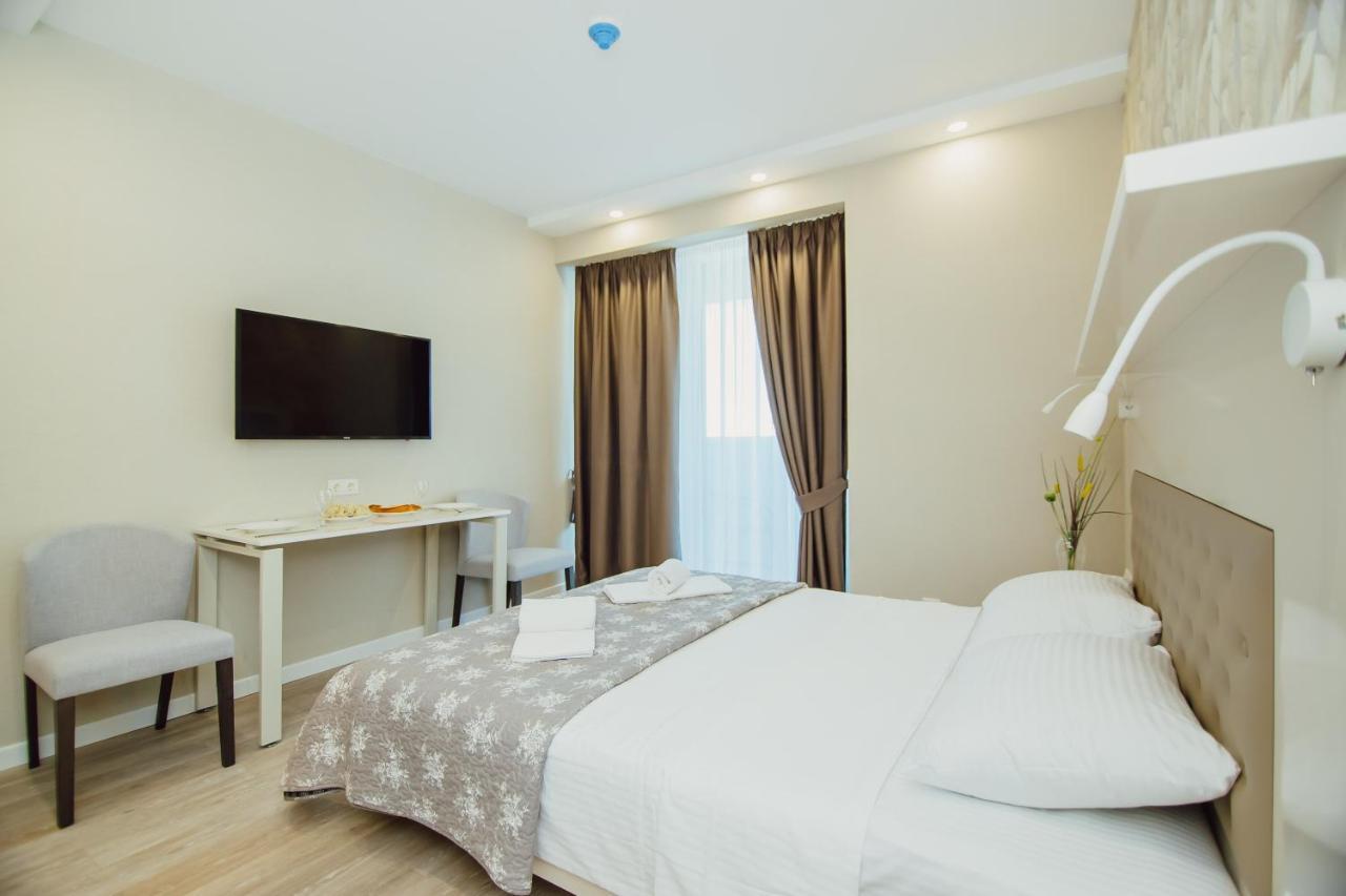 Your Sunshine Apartments Batumi Exteriör bild
