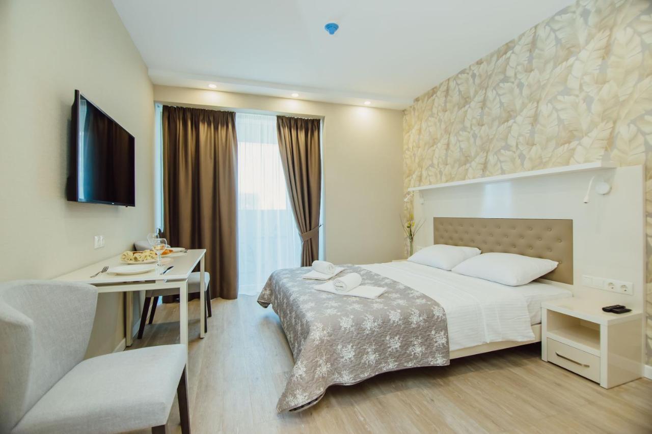 Your Sunshine Apartments Batumi Exteriör bild