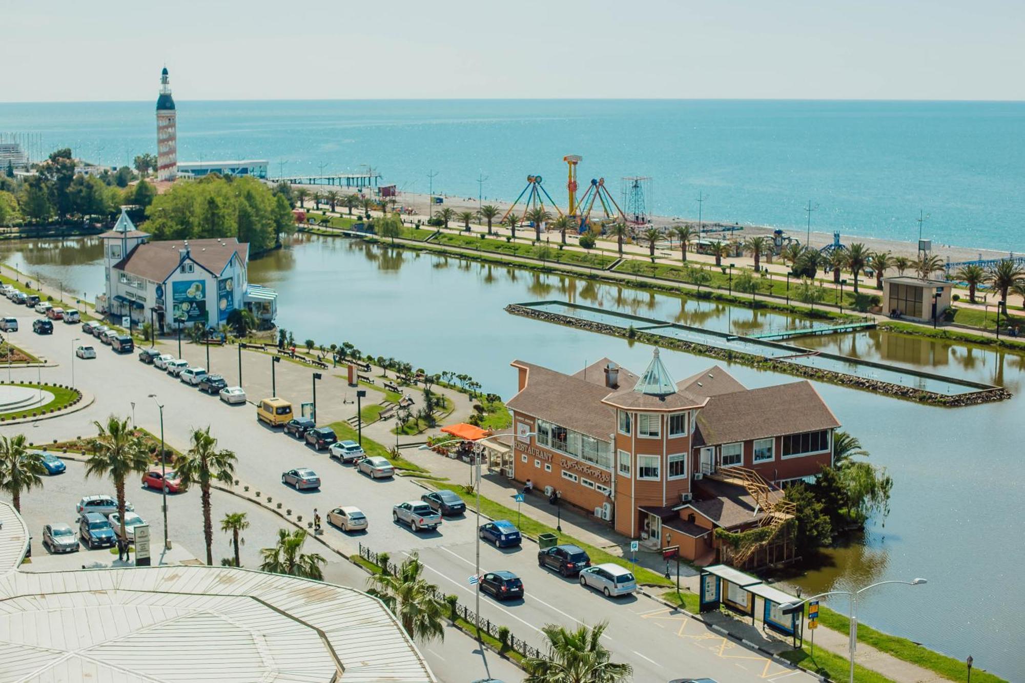 Your Sunshine Apartments Batumi Exteriör bild