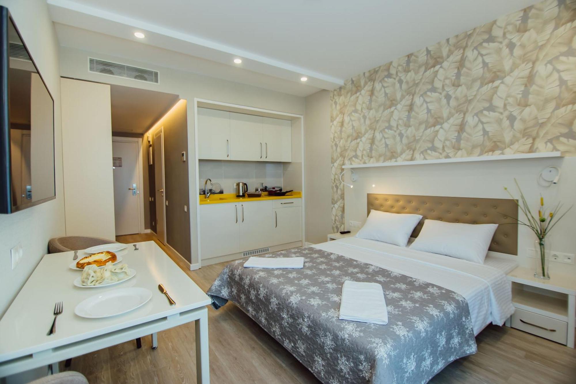 Your Sunshine Apartments Batumi Exteriör bild